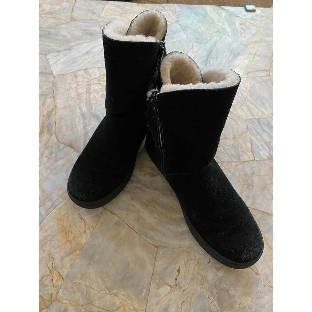 Koolaburra by UGG Black Suede Dezi Mid Calf Boots Faux Fur Lined Lace Zipper